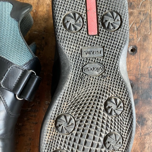 Authentic vintage PRADA chunky Velcro leather shoes. Size IT 39.5 (10). - Picture 4 of 12